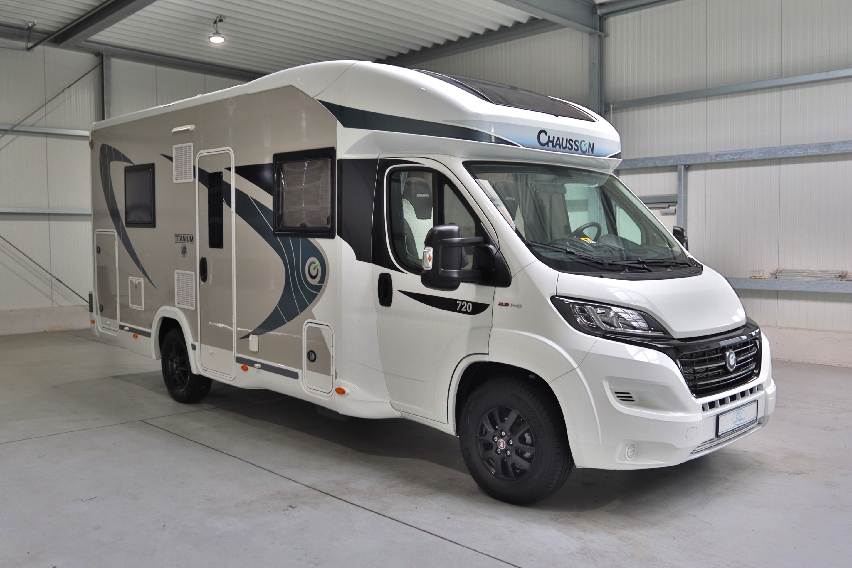 CHAUSSON VIP 720 Titanium/9-Gang Automatik/Etagenbett+Hubbett/2xKlima/nur 3773 KM!!